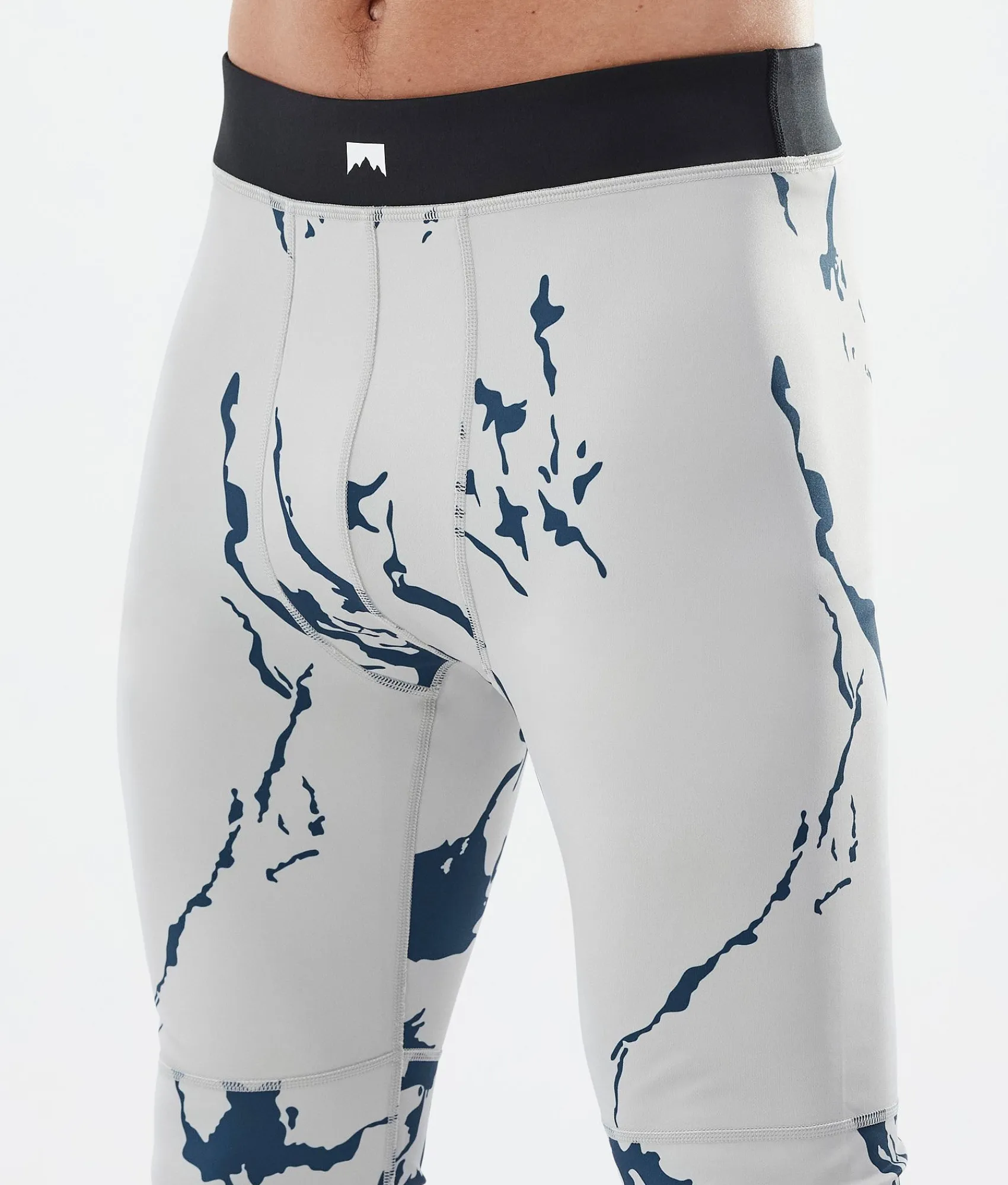 MONTEC Alpha Ice/Black Outlet